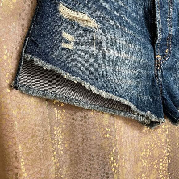 Abercrombie & Fitch dark wash light distressed/whiskered high rise festival shor - Picture 3 of 7